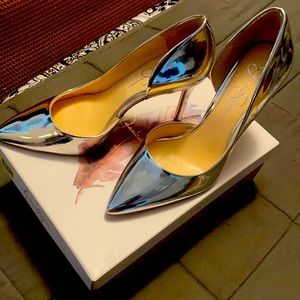 Jessica Simpson heel